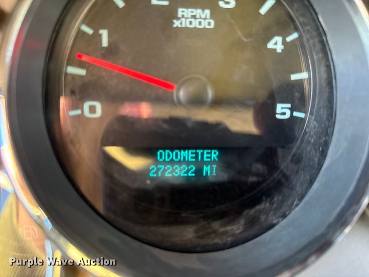 image for item DY8372 2011 Chevrolet Silverado 2500HD Ext. Cab pickup truck