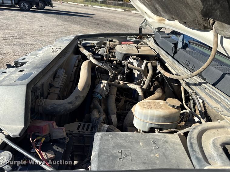 image for item DY8372 2011 Chevrolet Silverado 2500HD Ext. Cab pickup truck