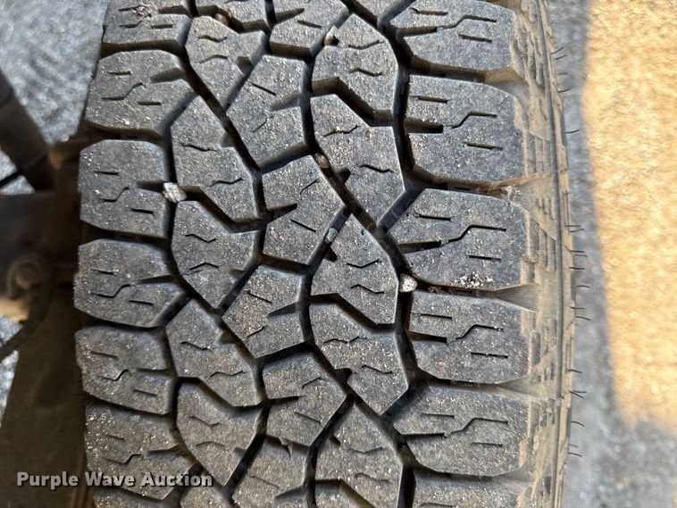 image for item DY8372 2011 Chevrolet Silverado 2500HD Ext. Cab pickup truck