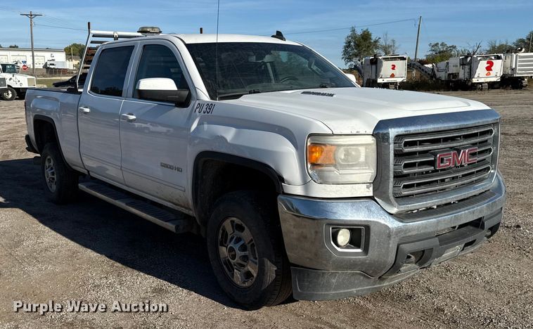 image for item DY8373 2015 GMC Sierra 2500HD SLE Crew Cab pickup truck