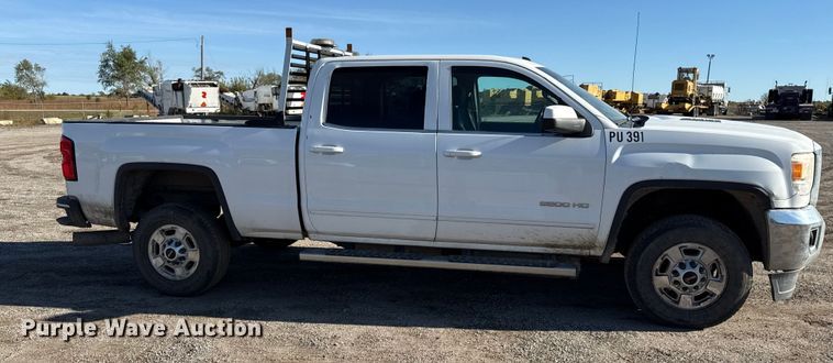 image for item DY8373 2015 GMC Sierra 2500HD SLE Crew Cab pickup truck
