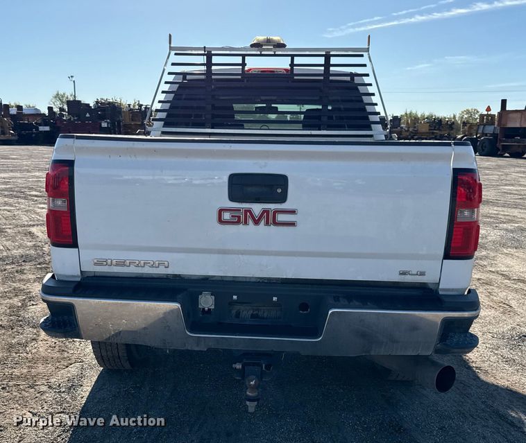 image for item DY8373 2015 GMC Sierra 2500HD SLE Crew Cab pickup truck