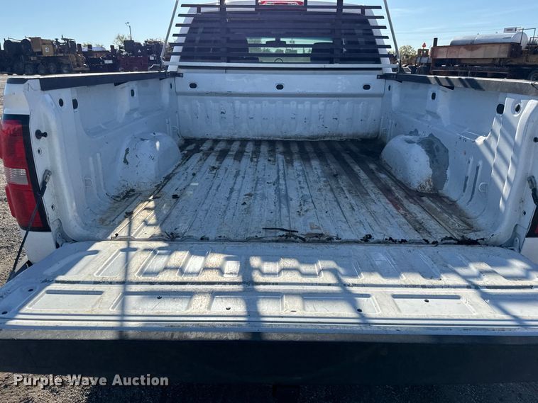 image for item DY8373 2015 GMC Sierra 2500HD SLE Crew Cab pickup truck