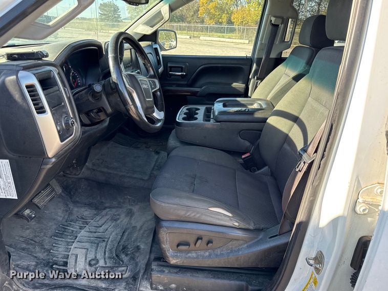 image for item DY8373 2015 GMC Sierra 2500HD SLE Crew Cab pickup truck