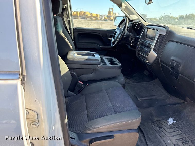 image for item DY8373 2015 GMC Sierra 2500HD SLE Crew Cab pickup truck