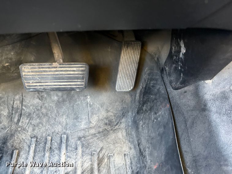 image for item DY8373 2015 GMC Sierra 2500HD SLE Crew Cab pickup truck