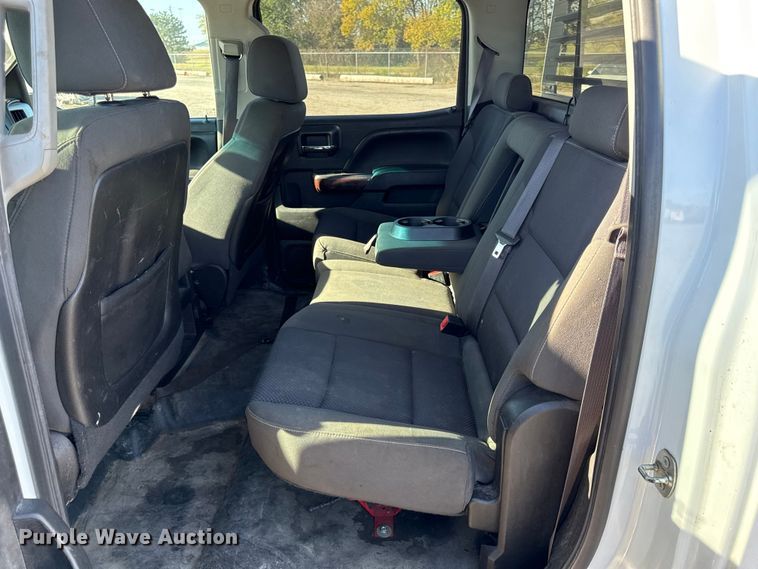 image for item DY8373 2015 GMC Sierra 2500HD SLE Crew Cab pickup truck