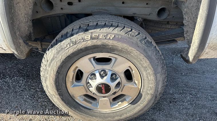 image for item DY8373 2015 GMC Sierra 2500HD SLE Crew Cab pickup truck