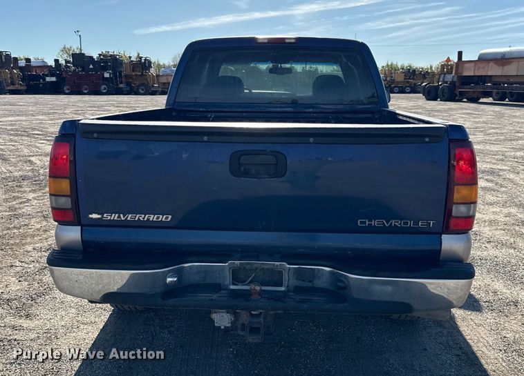 image for item DY8375 2000 Chevrolet Silverado 1500 Ext. Cab pickup truck