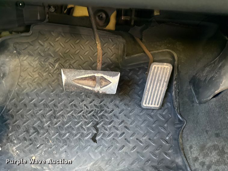 image for item DY8375 2000 Chevrolet Silverado 1500 Ext. Cab pickup truck