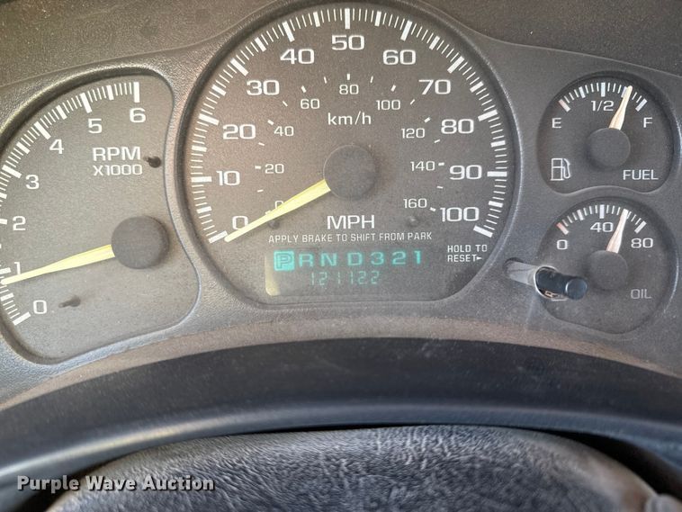 image for item DY8375 2000 Chevrolet Silverado 1500 Ext. Cab pickup truck