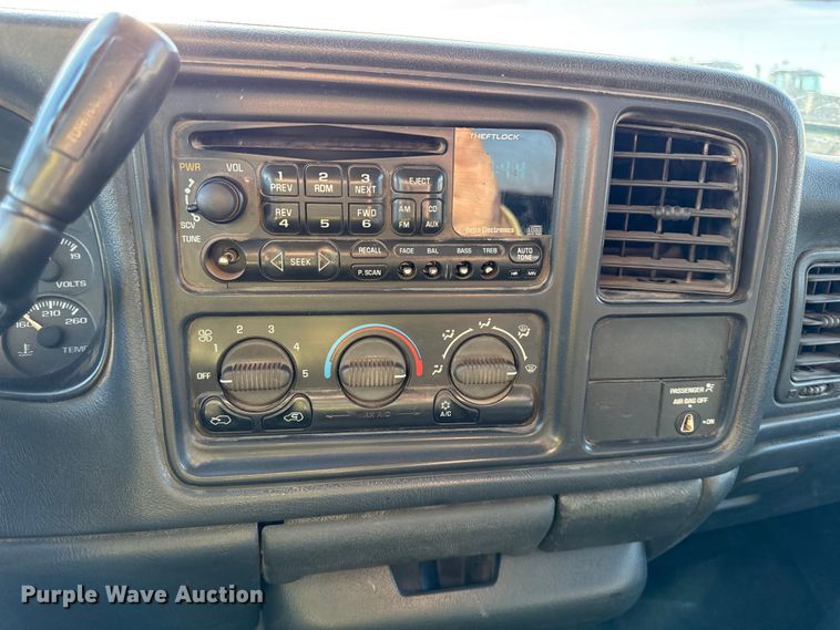 image for item DY8375 2000 Chevrolet Silverado 1500 Ext. Cab pickup truck