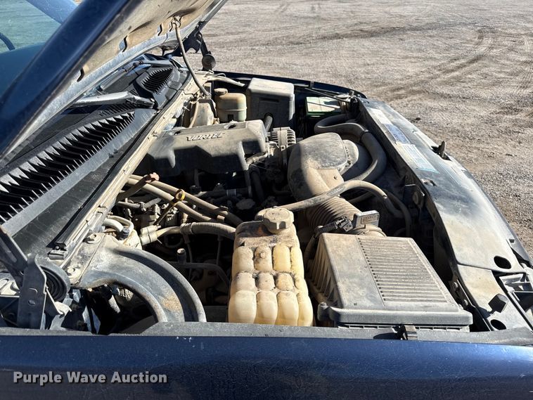 image for item DY8375 2000 Chevrolet Silverado 1500 Ext. Cab pickup truck