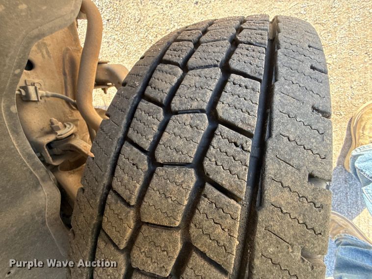 image for item DY8375 2000 Chevrolet Silverado 1500 Ext. Cab pickup truck