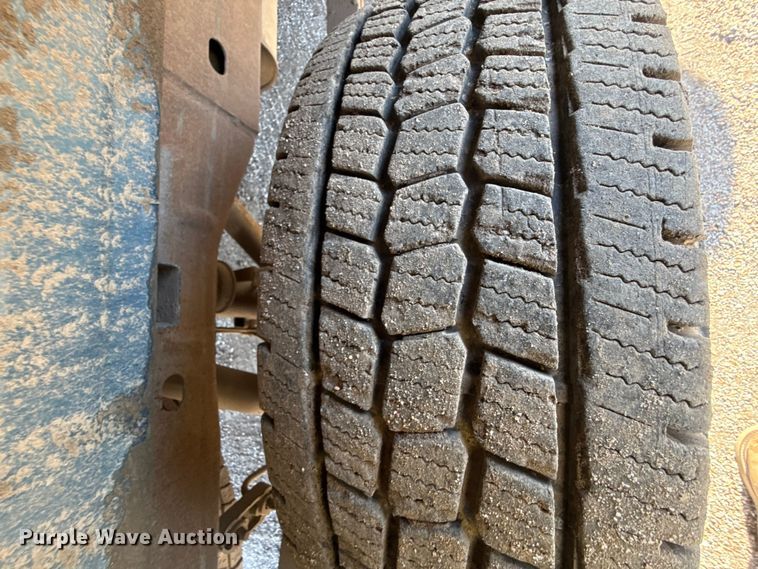 image for item DY8375 2000 Chevrolet Silverado 1500 Ext. Cab pickup truck