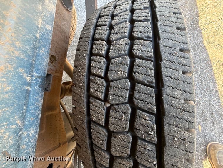 image for item DY8375 2000 Chevrolet Silverado 1500 Ext. Cab pickup truck