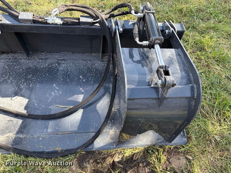 image for item DY8396 2025 Wolverine GB-11-72W skid steer grapple bucket