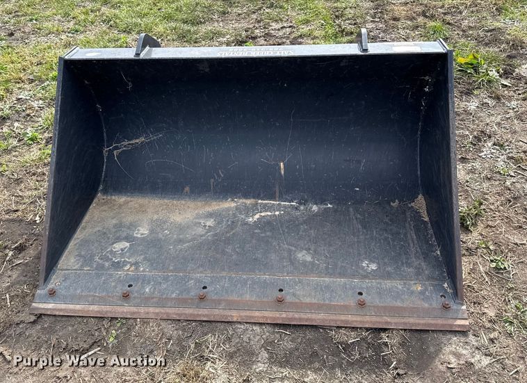 image for item DY8422 Paladin TX-0048 telehandler bucket