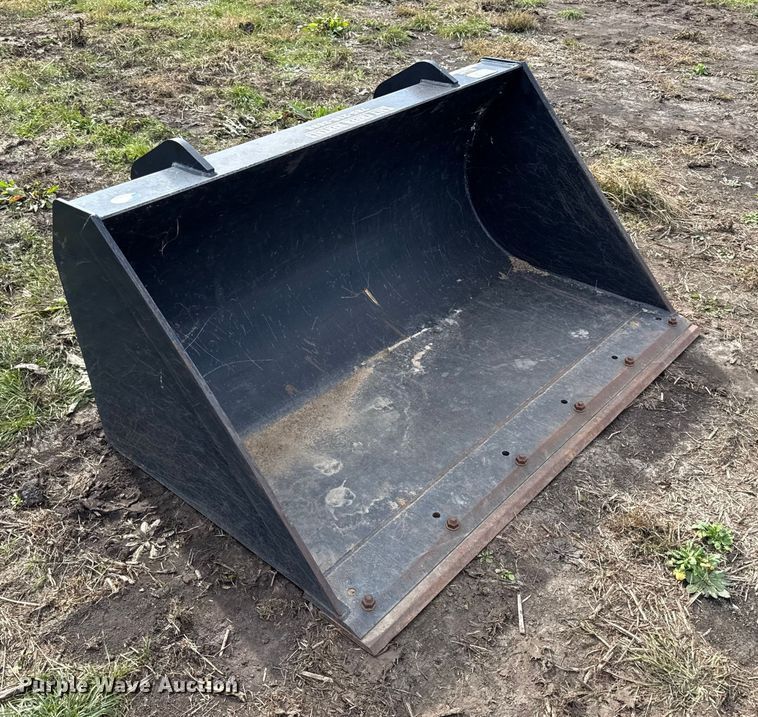 image for item DY8422 Paladin TX-0048 telehandler bucket