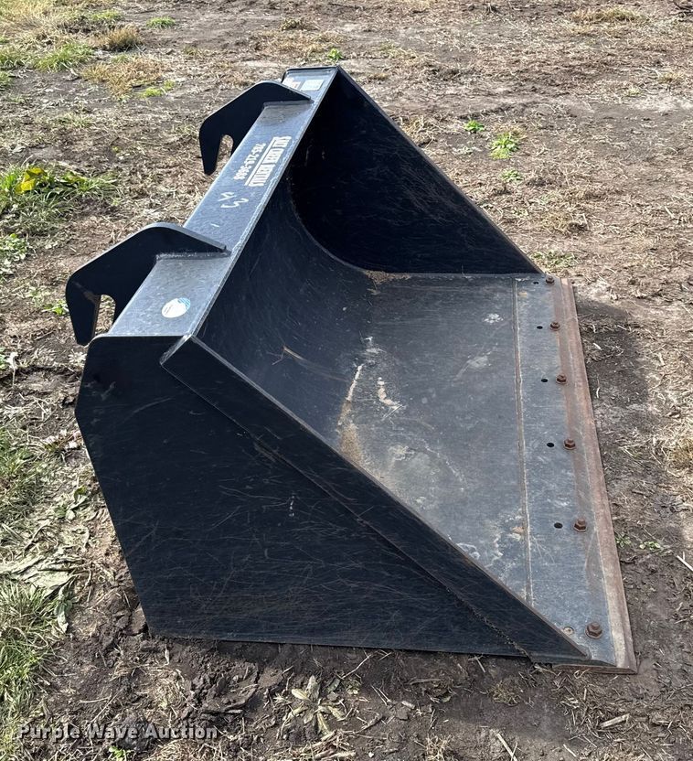 image for item DY8422 Paladin TX-0048 telehandler bucket