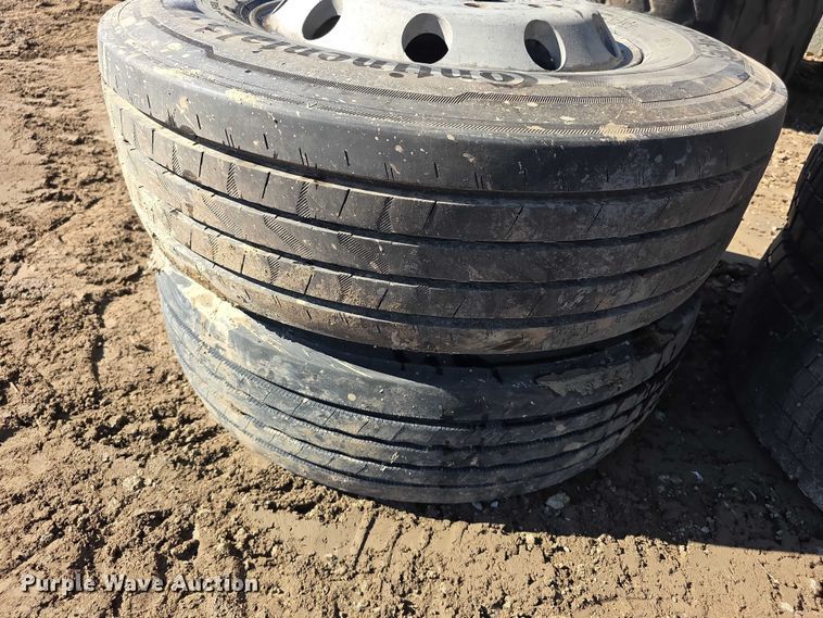 image for item DZ3497 (6) Continental 265/70R19.5 tires and wheels