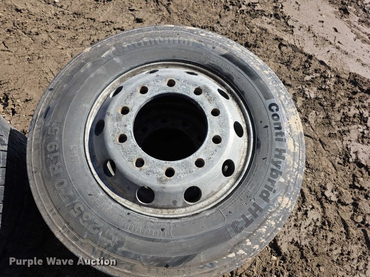 image for item DZ3497 (6) Continental 265/70R19.5 tires and wheels
