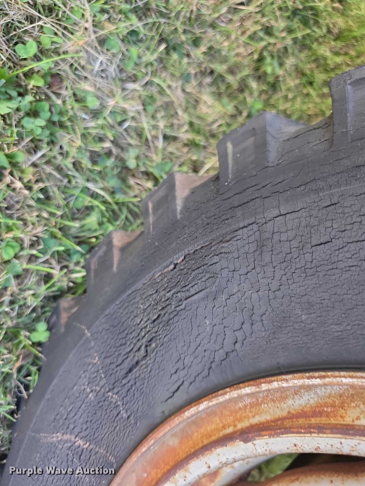 image for item DZ6399 1974 International Harvester  D200 Eight pickup truck