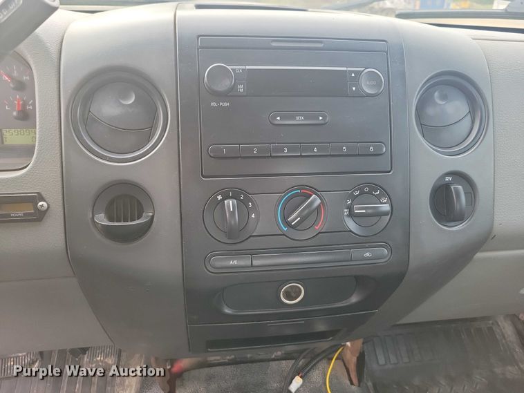 image for item DZ6592 2007 Ford F150 pickup truck