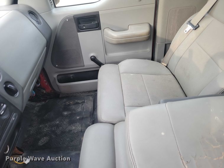 image for item DZ6592 2007 Ford F150 pickup truck