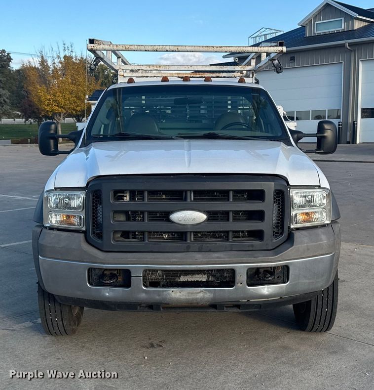 image for item EA1989 2005 Ford F-550 utility / service truck