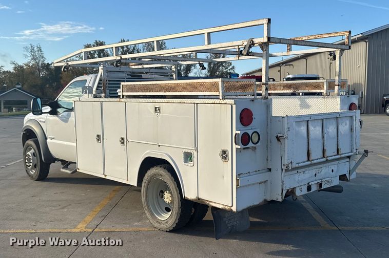 image for item EA1989 2005 Ford F-550 utility / service truck