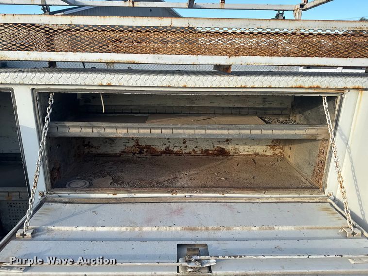 image for item EA1989 2005 Ford F-550 utility / service truck