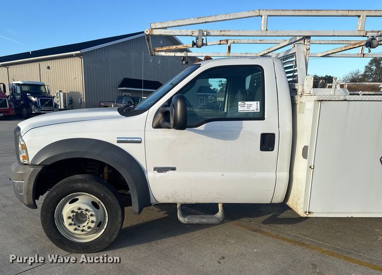 image for item EA1989 2005 Ford F-550 utility / service truck