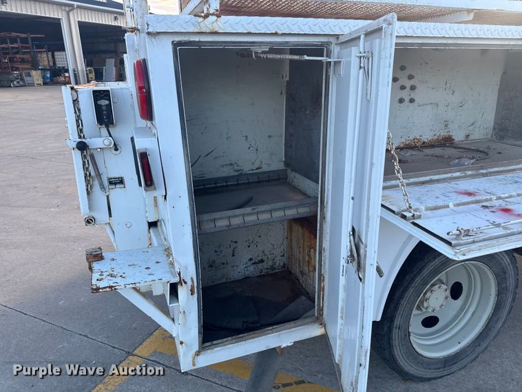 image for item EA1989 2005 Ford F-550 utility / service truck