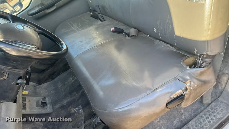 image for item EA1989 2005 Ford F-550 utility / service truck