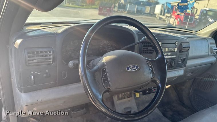 image for item EA1989 2005 Ford F-550 utility / service truck