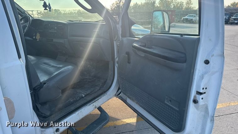 image for item EA1989 2005 Ford F-550 utility / service truck