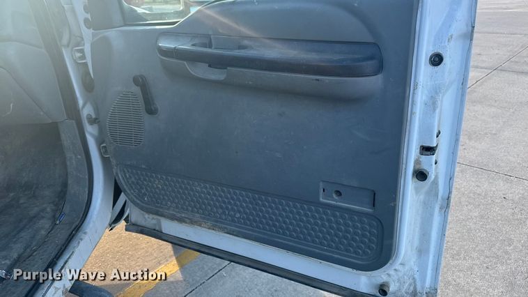 image for item EA1989 2005 Ford F-550 utility / service truck