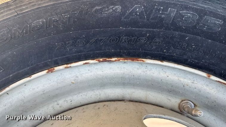 image for item EA1989 2005 Ford F-550 utility / service truck