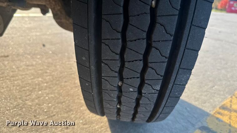 image for item EA1989 2005 Ford F-550 utility / service truck