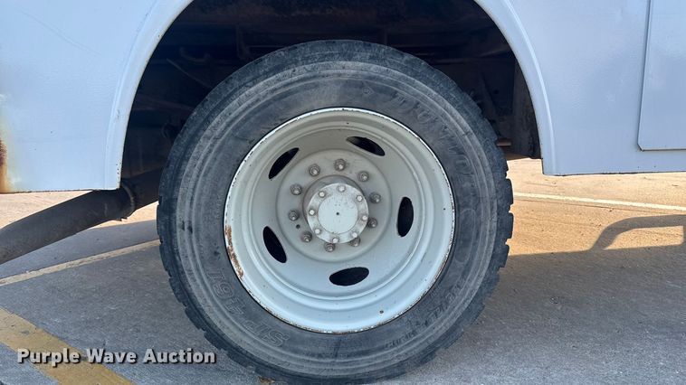 image for item EA1989 2005 Ford F-550 utility / service truck