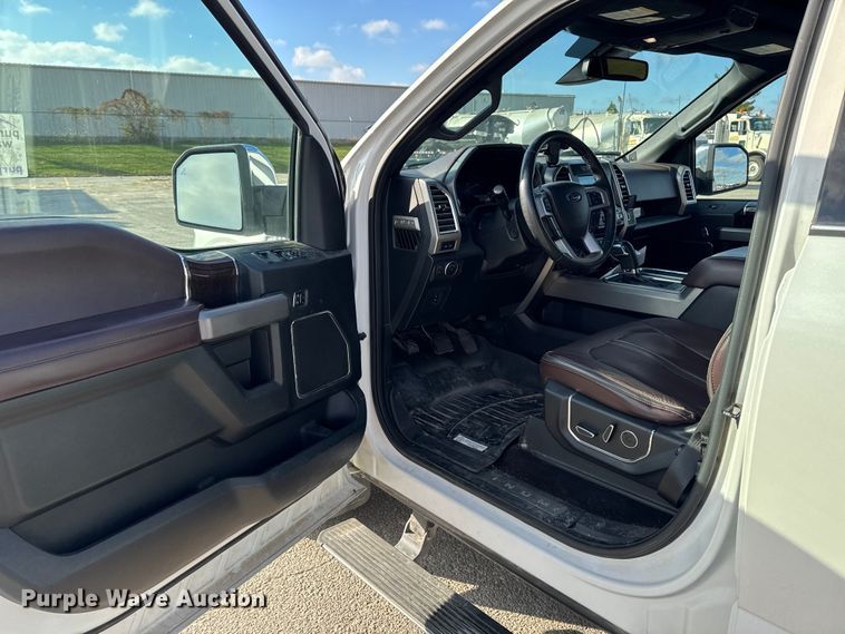 image for item EA2022 2016 Ford F150 Platinum SuperCrew pickup truck