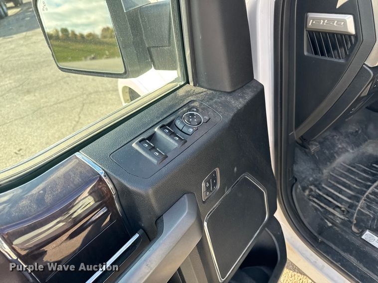 image for item EA2022 2016 Ford F150 Platinum SuperCrew pickup truck