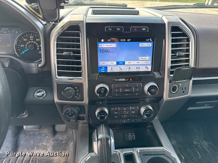 image for item EA2022 2016 Ford F150 Platinum SuperCrew pickup truck