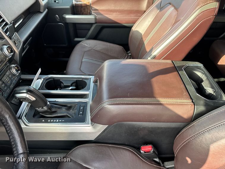 image for item EA2022 2016 Ford F150 Platinum SuperCrew pickup truck