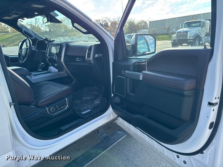 image for item EA2022 2016 Ford F150 Platinum SuperCrew pickup truck