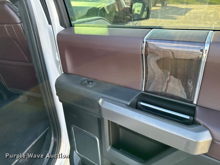 image for item EA2022 2016 Ford F150 Platinum SuperCrew pickup truck