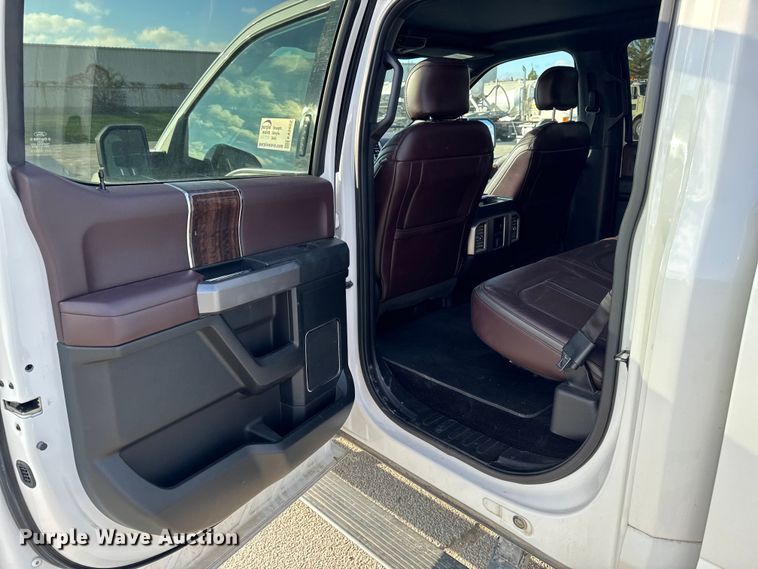 image for item EA2022 2016 Ford F150 Platinum SuperCrew pickup truck