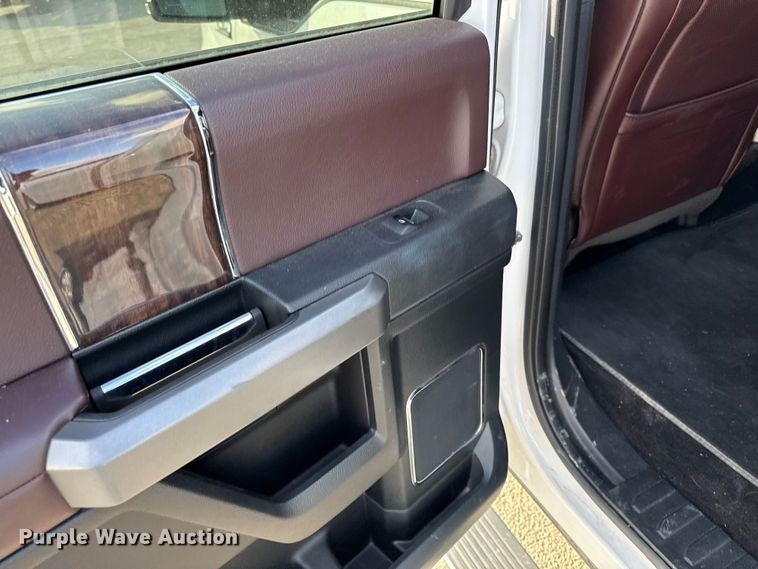 image for item EA2022 2016 Ford F150 Platinum SuperCrew pickup truck