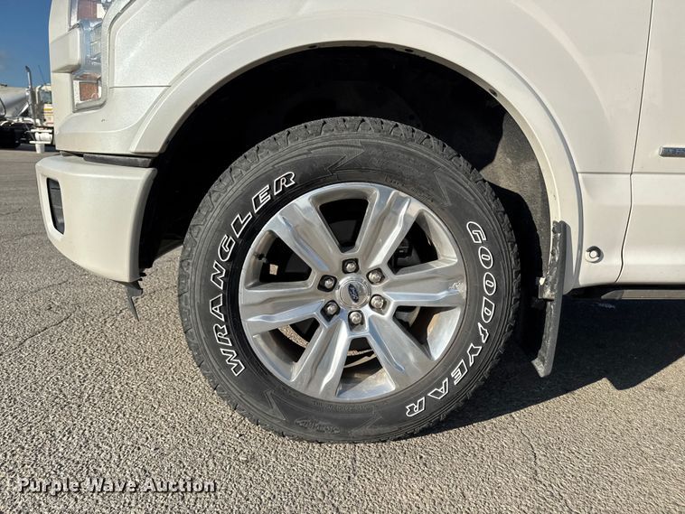 image for item EA2022 2016 Ford F150 Platinum SuperCrew pickup truck